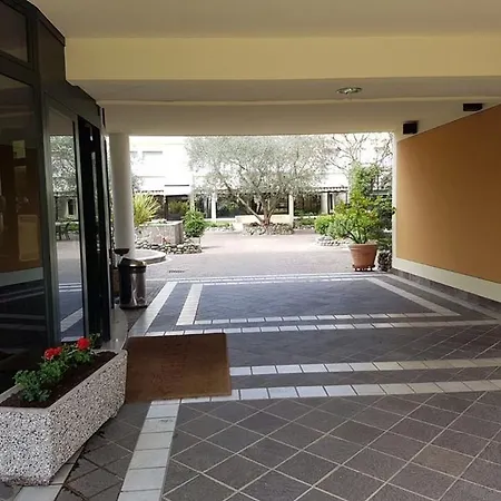 מלון Venice Palace 4*